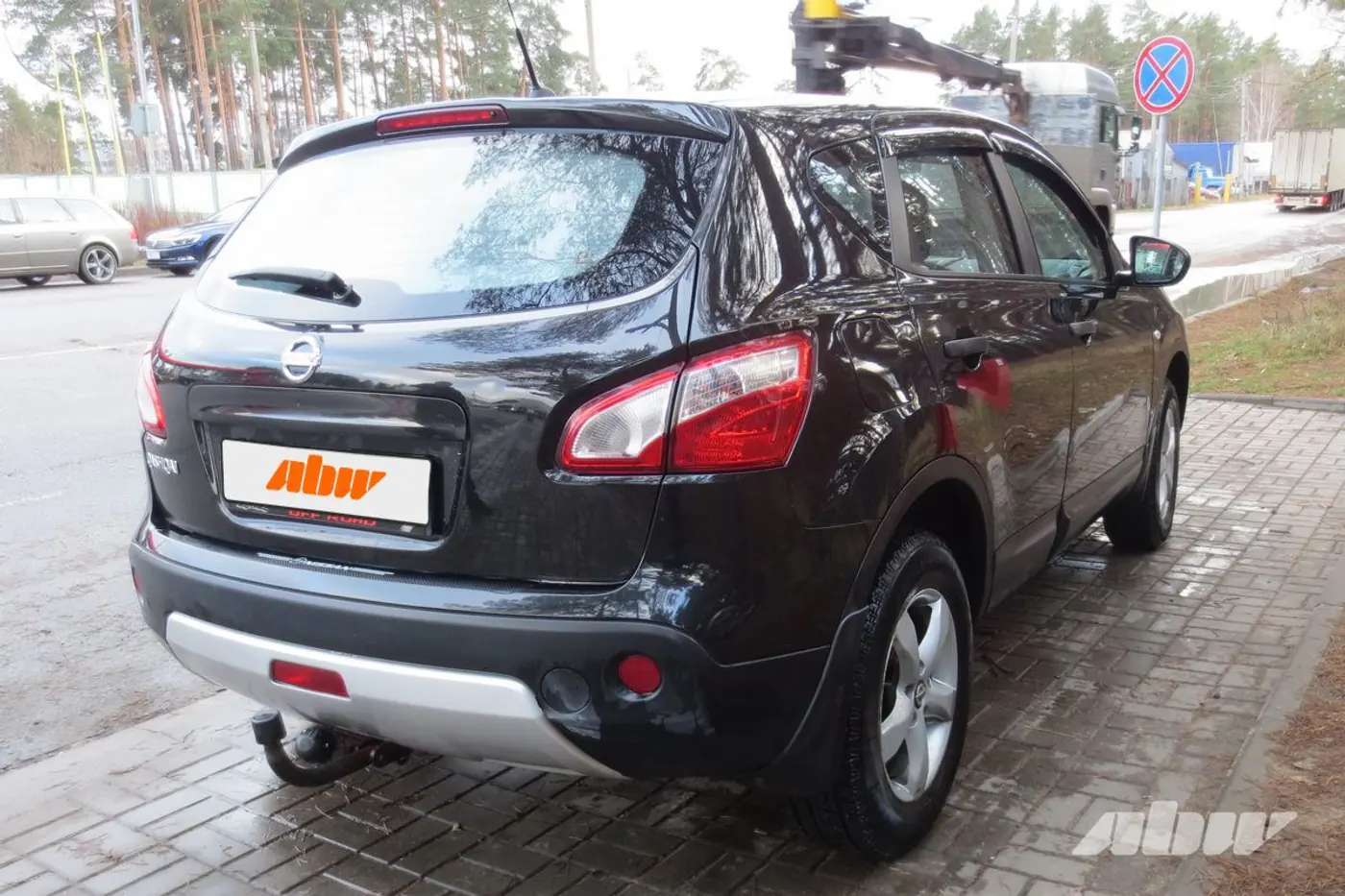Nissan_Qashqai_сзади_справа
