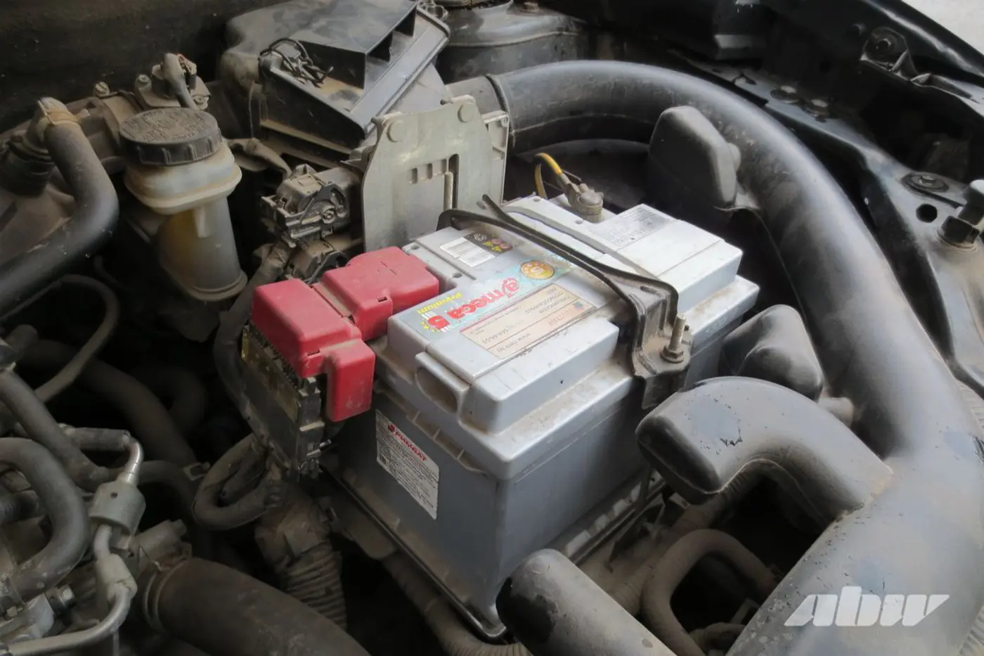 Nissan_Qashqai_аккумулятор