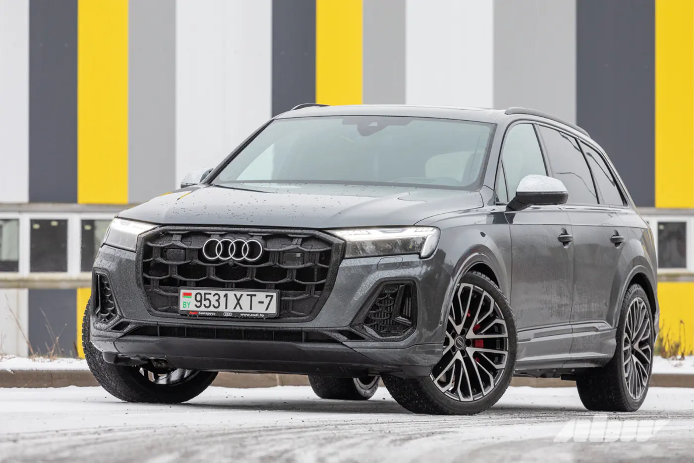 Четыре литра хорошего настроения: блиц-тест Audi SQ7