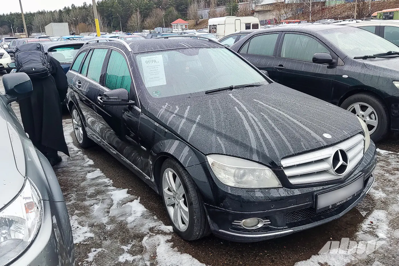 «Mercedes будет ездить только по пятницам»: смотрим с подборщиком автомобили за $10 000