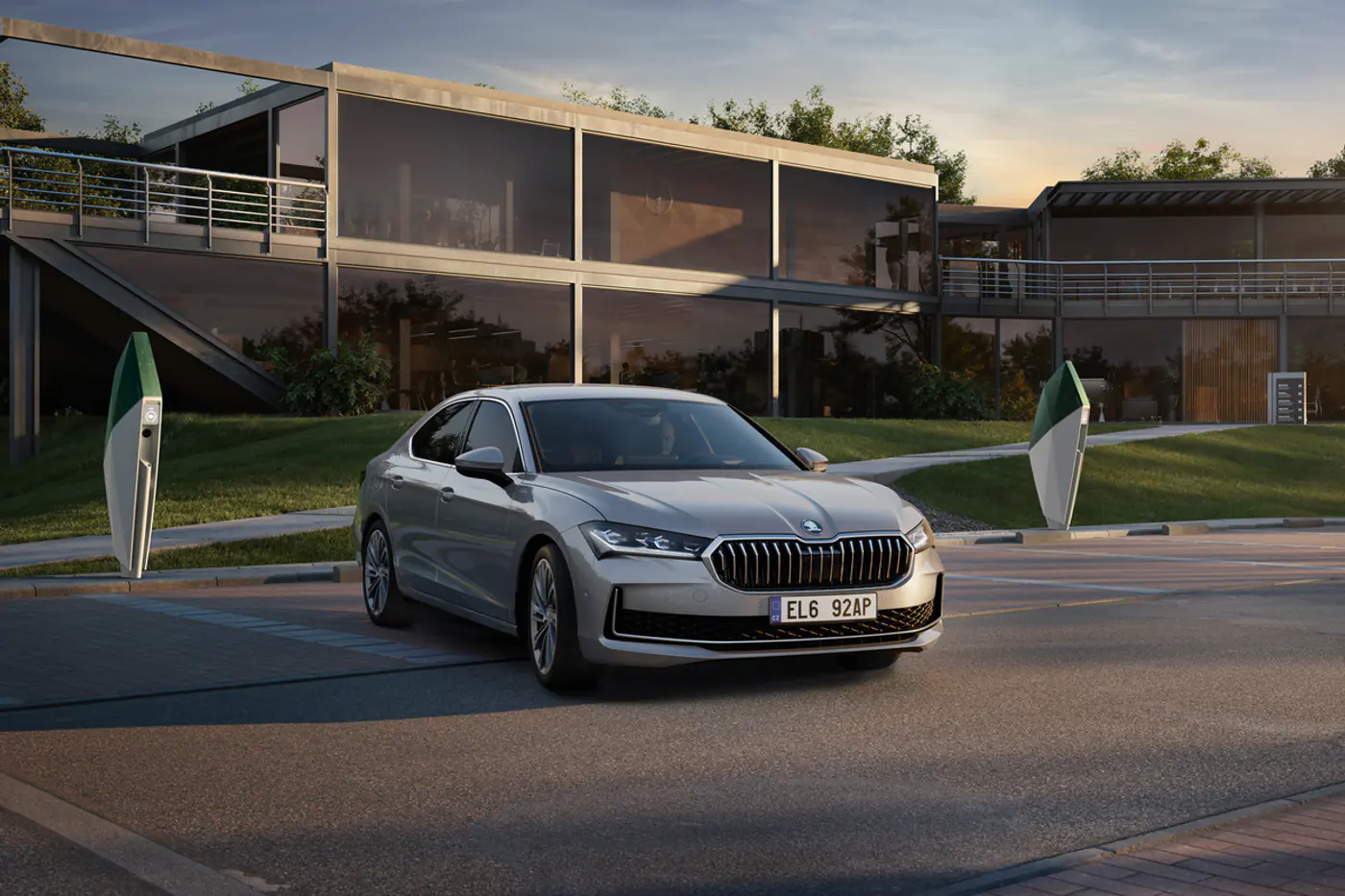 Skoda оснастила лифтбек Superb Hatch плагин-гибридной установкой в 204 л.с.