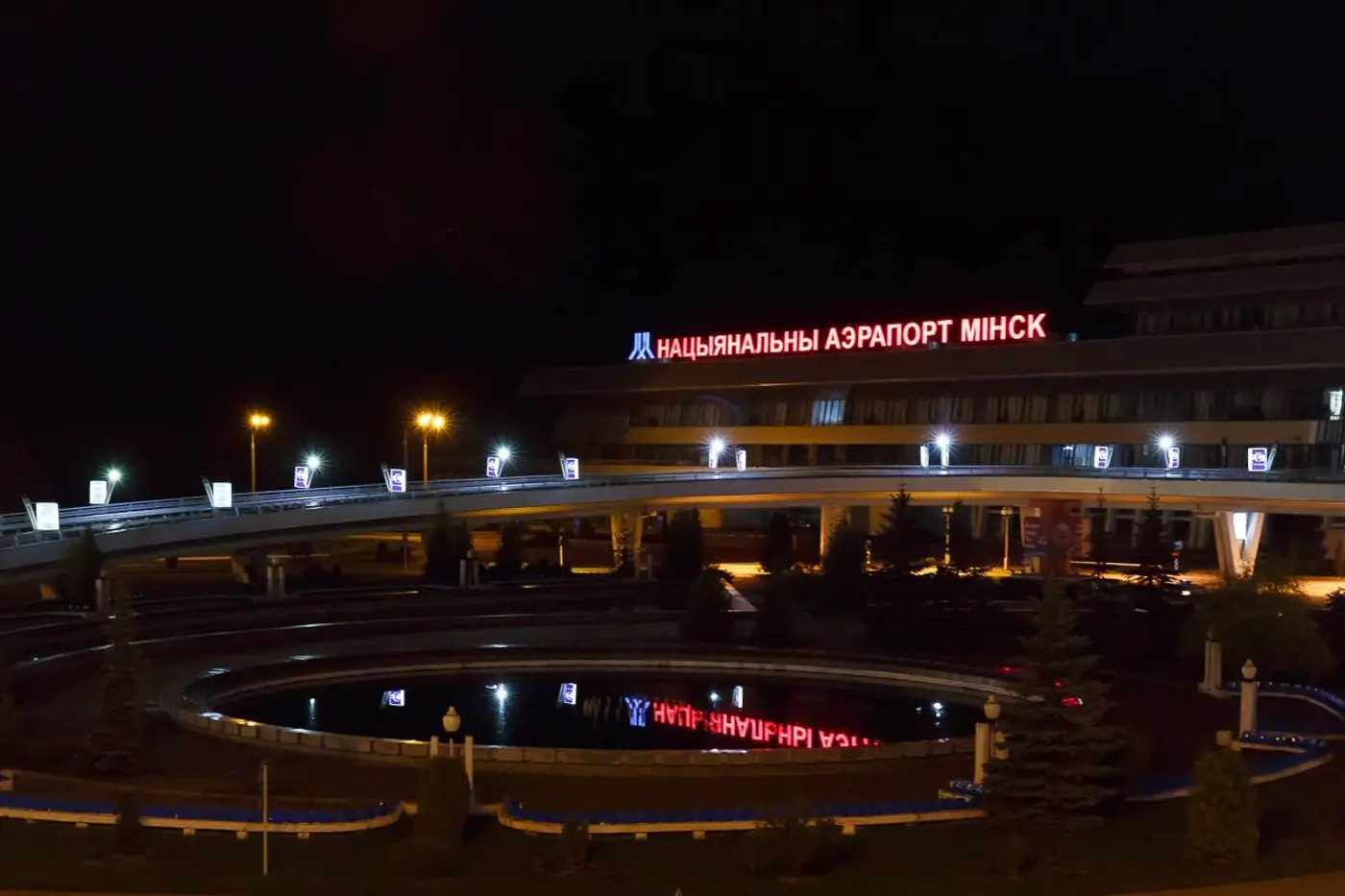 В минском аэропорту по просьбе «тайных пассажиров» займутся навязчивыми таксистами