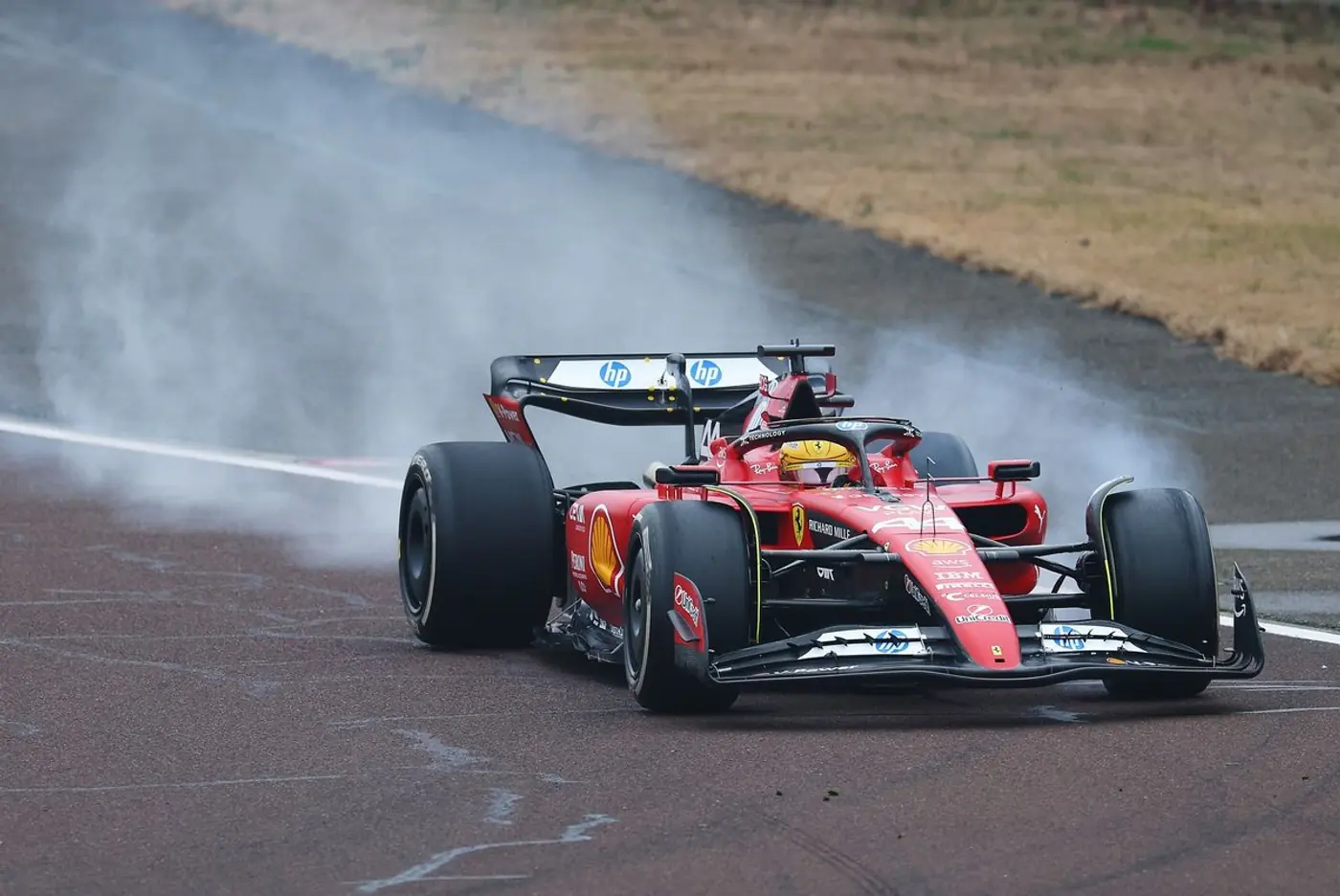 Льюис Хэмилтон теперь в Ferrari: первые тесты и перспективы