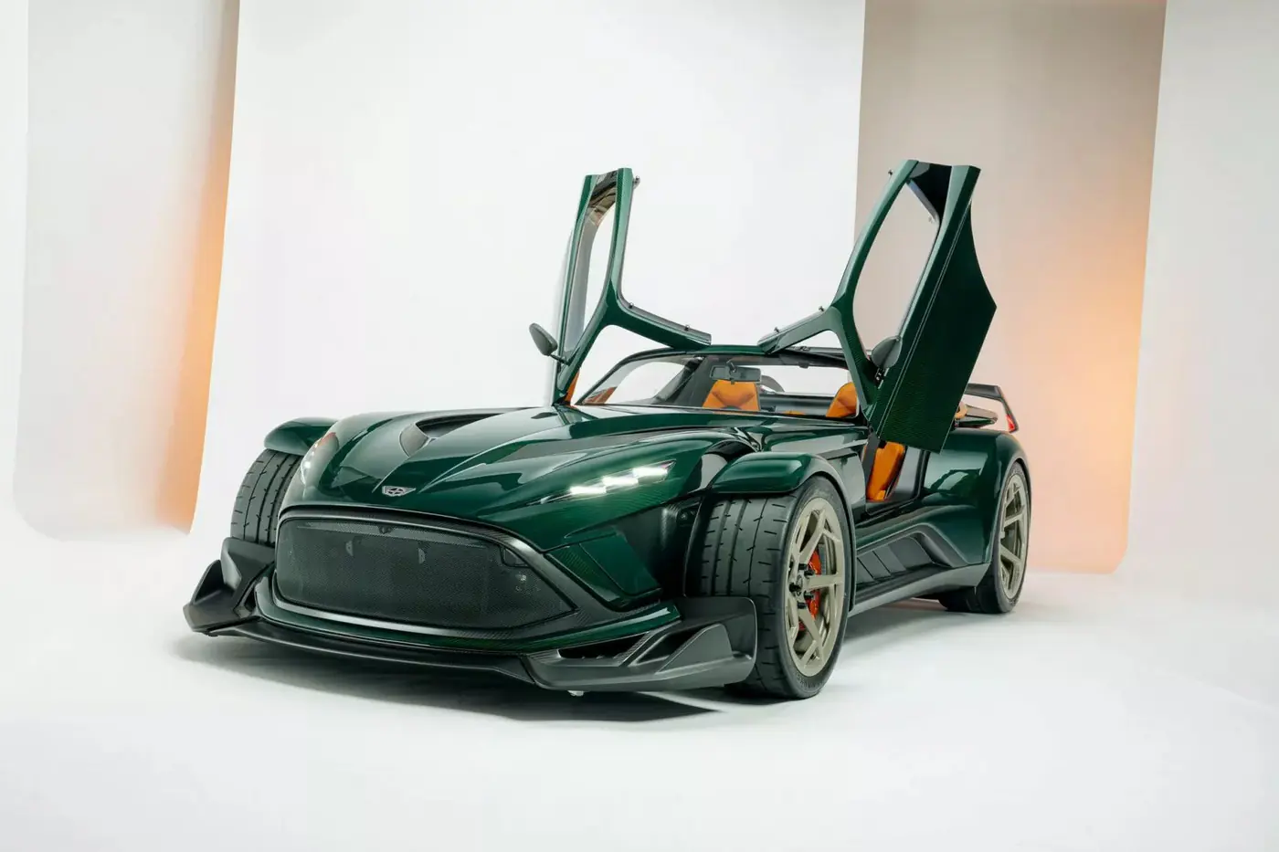 Новый суперкар Donkervoort: 780 кг и до 600 лошадей «в упряжке»