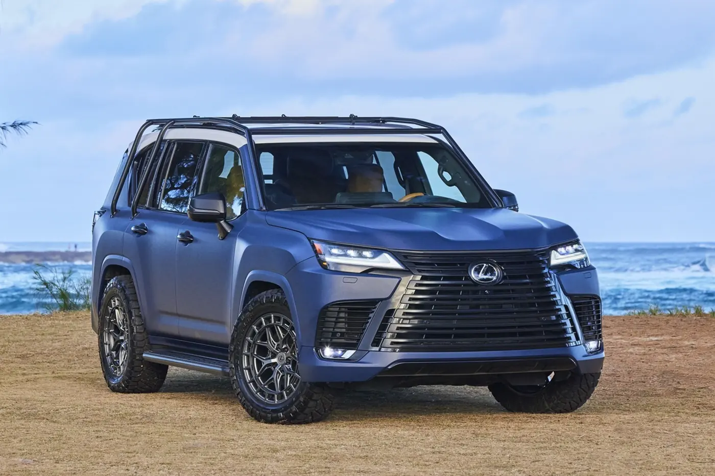 Лови волну: Lexus показал особую версию LX для серфингистов