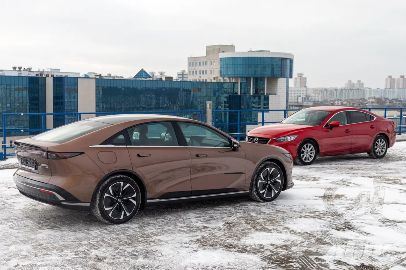 Mazda EZ-6 на фоне предшественницы: гнев, торг, принятие