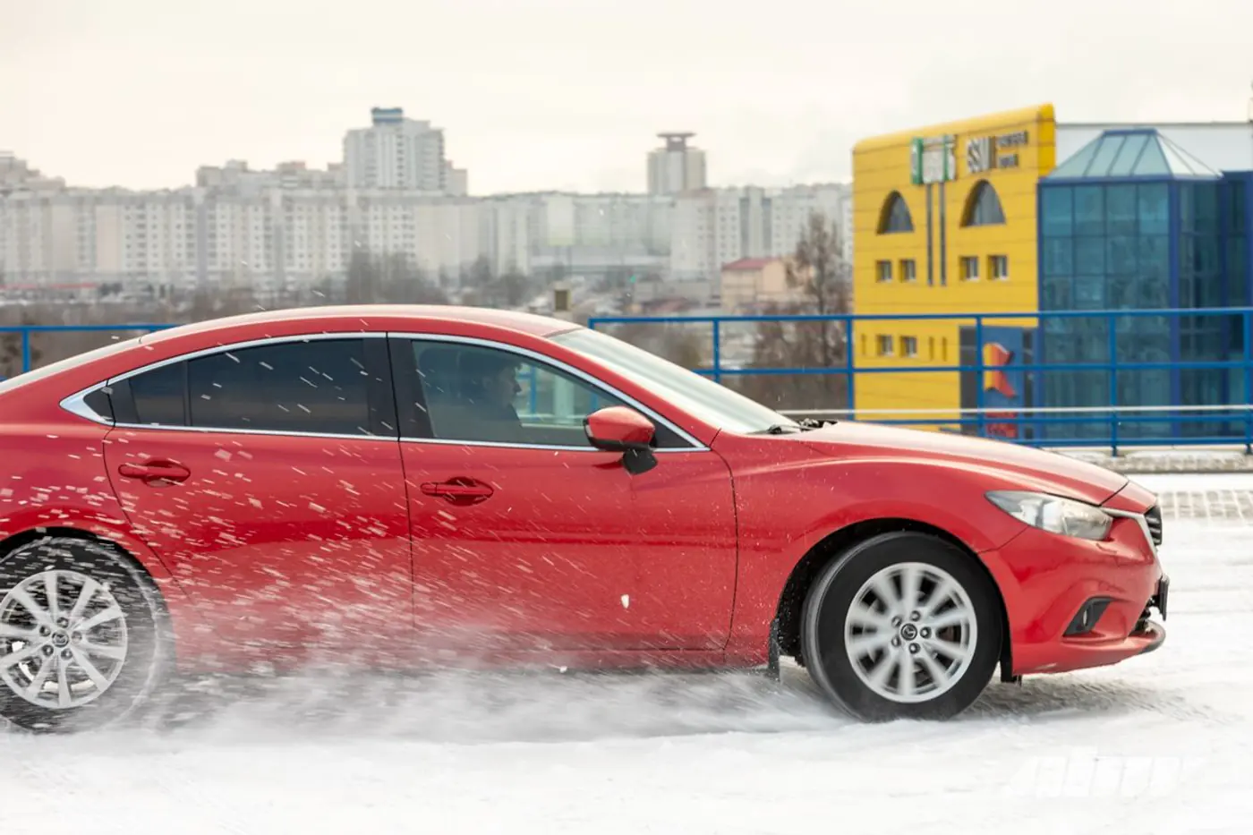 Mazda EZ-6 на фоне предшественницы: гнев, торг, принятие