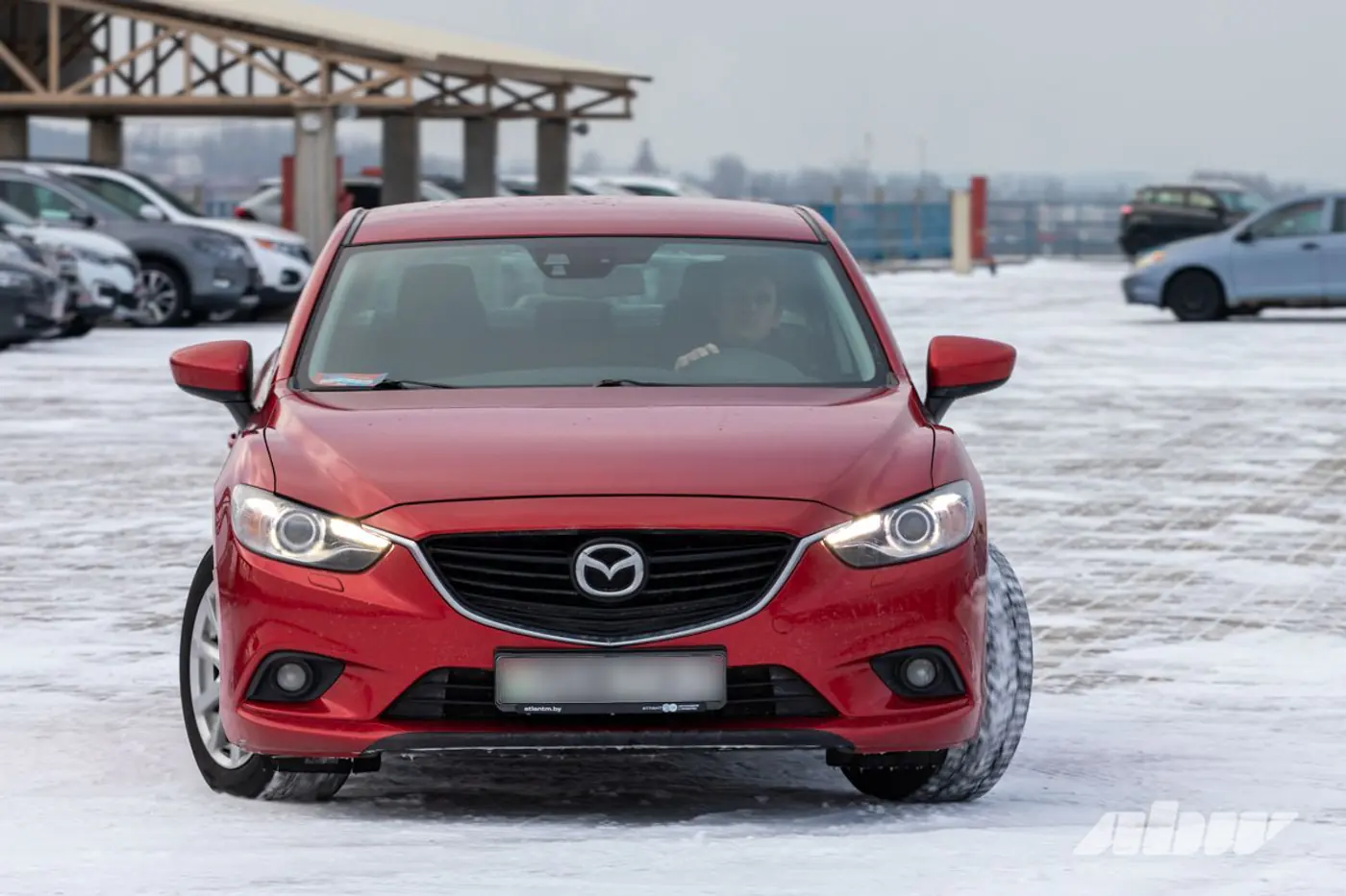 Mazda EZ-6 на фоне предшественницы: гнев, торг, принятие