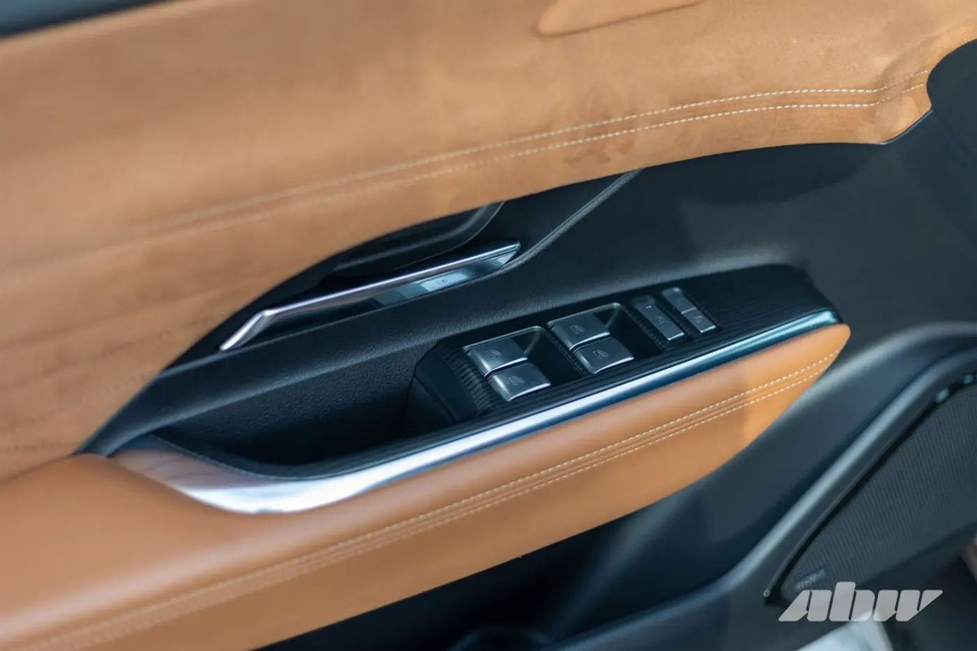 Mazda EZ-6 на фоне предшественницы: гнев, торг, принятие