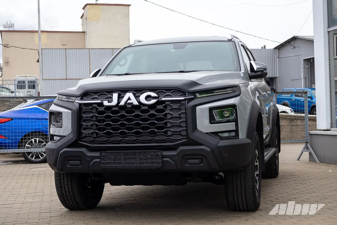 «Электричка» за 6580 рублей, пикап за 14 850. Импортер JAC представил новую кредитную программу