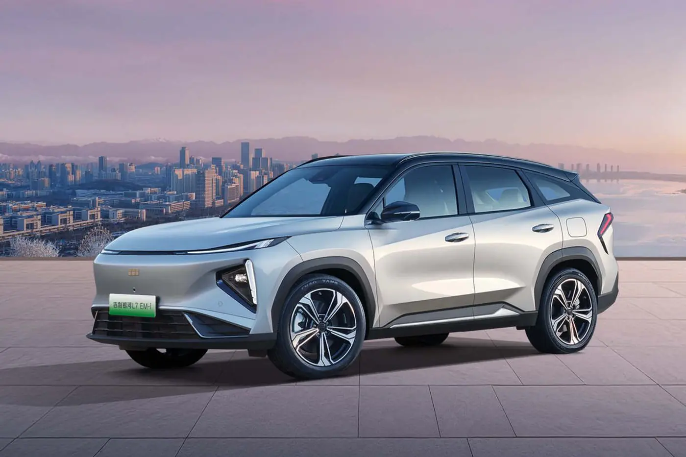 Geely начала продажи двух обновленных моделей семейства Galaxy