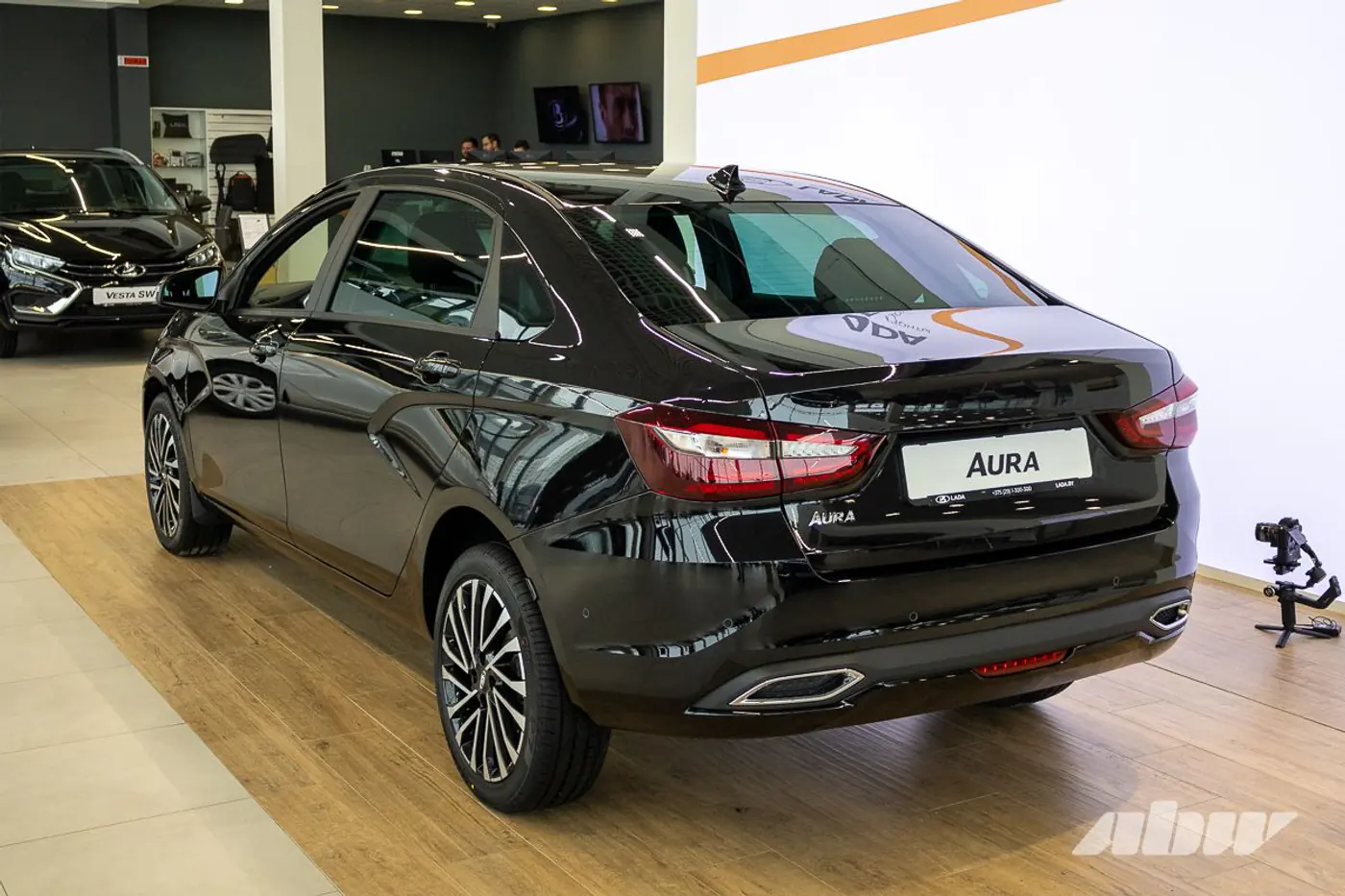 Королевский простор: знакомимся с LADA Aura