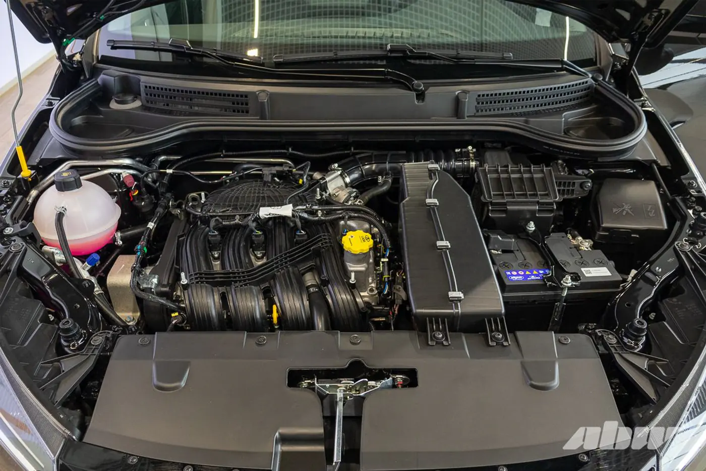 Королевский простор: знакомимся с LADA Aura