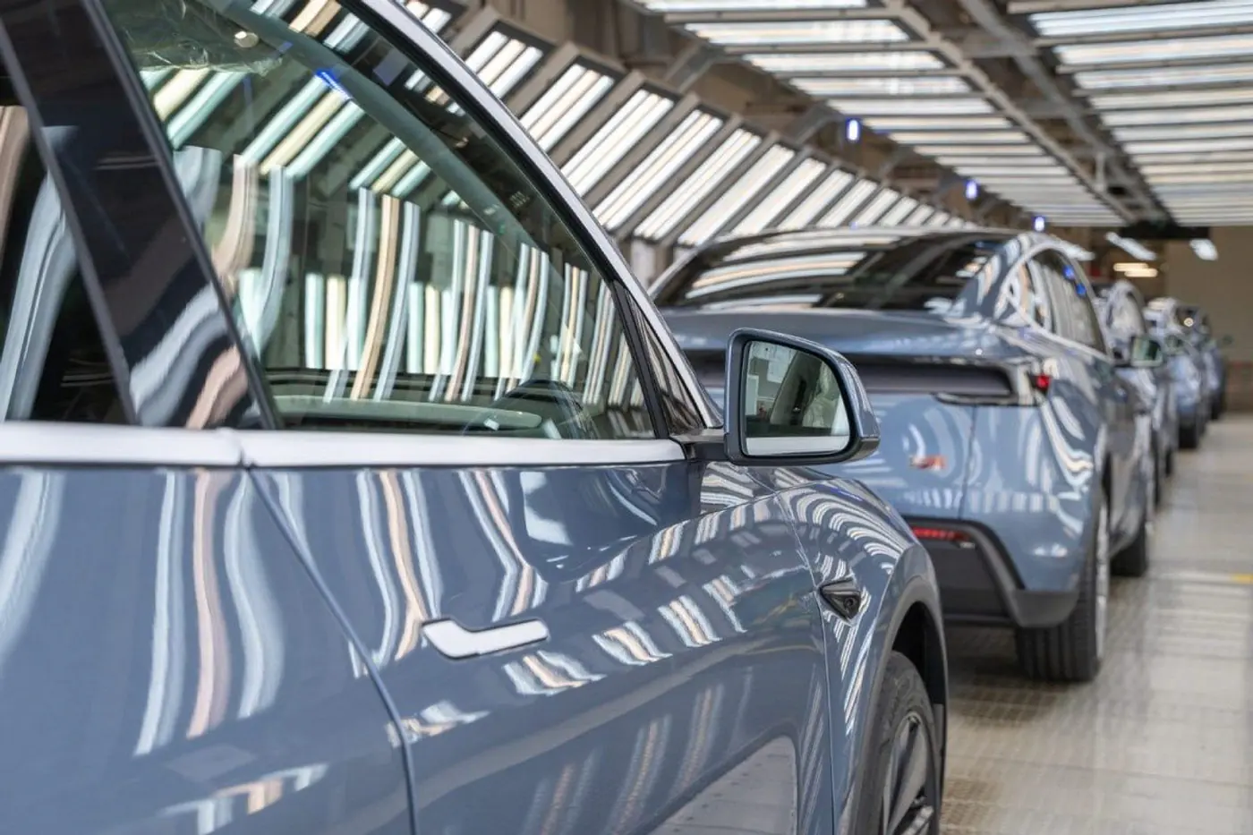 На заводе Tesla в Шанхае началось производство обновленной Model Y