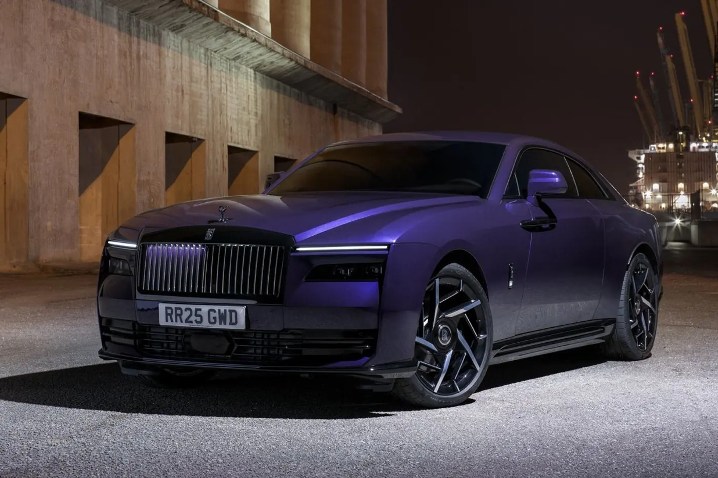 Купе Black Badge Spectre – самый мощный Rolls-Royce в истории