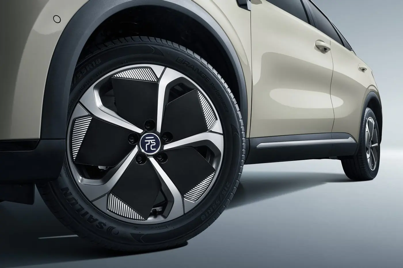 Обновленный кроссовер BYD Atto 3: первые изображения