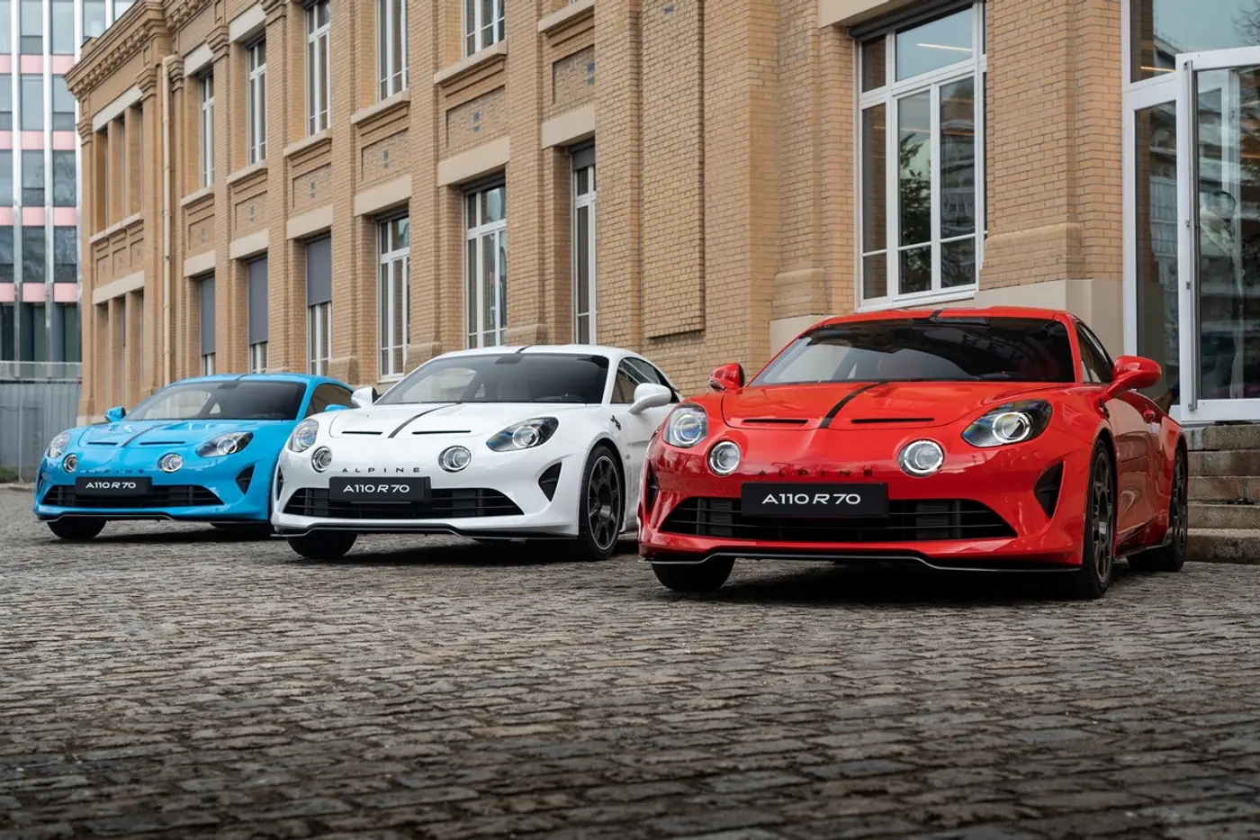 Юбилейная спецверсия скрасит прощание со спорткаром Alpine A110