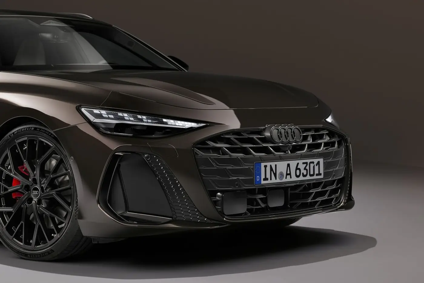 Аэродинамика лучше, багажник скромнее: рассказываем про новый универсал Audi A6 Avant