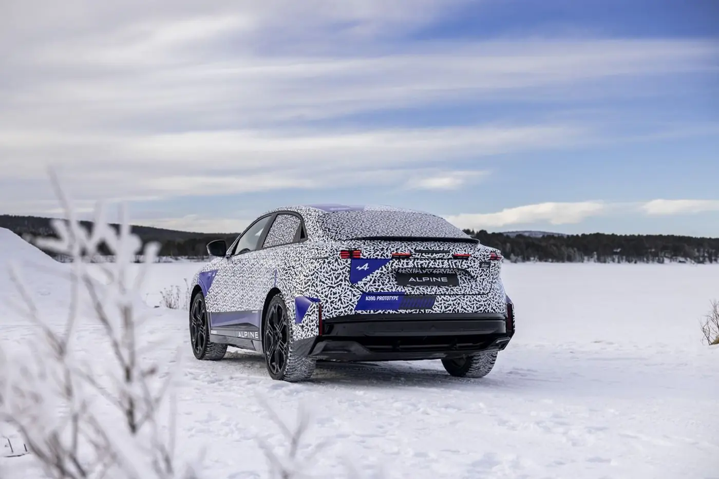Электрические Alpine A390 и Mercedes GLC прошли испытание холодом