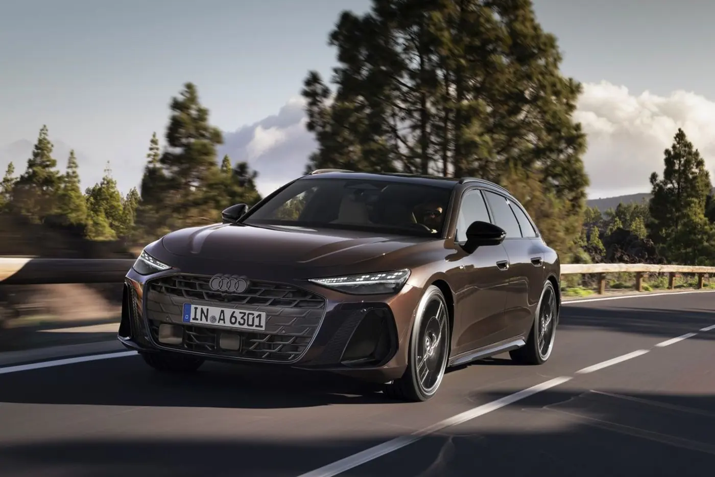 Аэродинамика лучше, багажник скромнее: рассказываем про новый универсал Audi A6 Avant