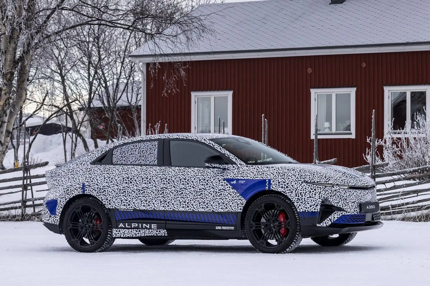 Электрические Alpine A390 и Mercedes GLC прошли испытание холодом