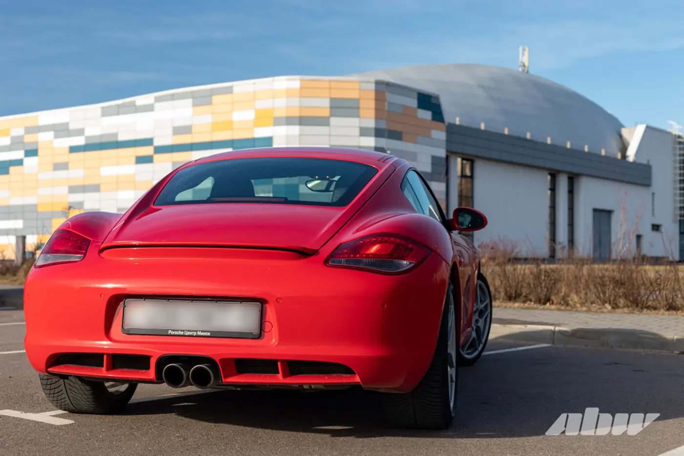 Шесть лет с мотором за спиной: история любви к Porsche Cayman S