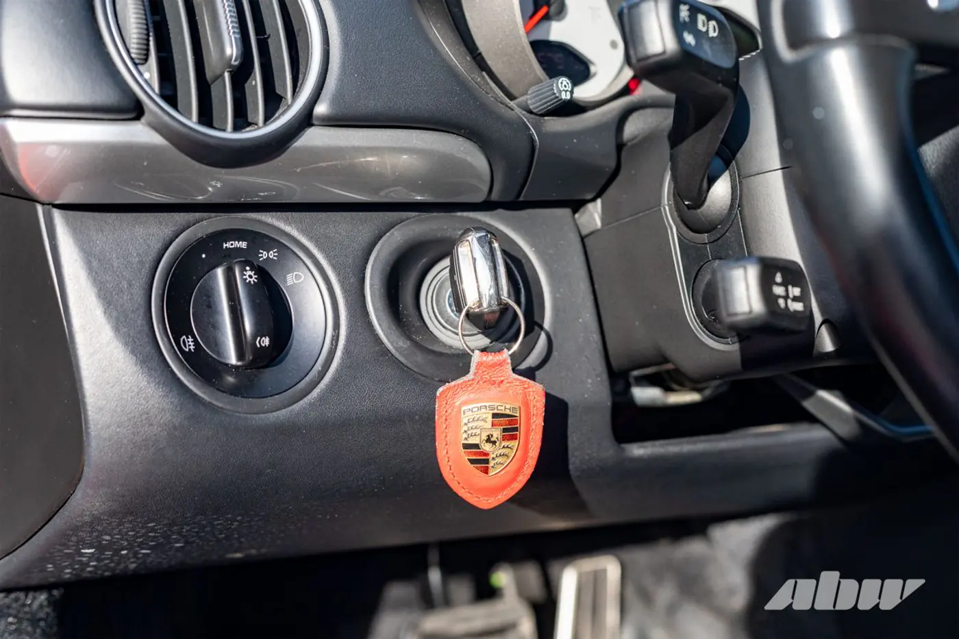 Шесть лет с мотором за спиной: история любви к Porsche Cayman S