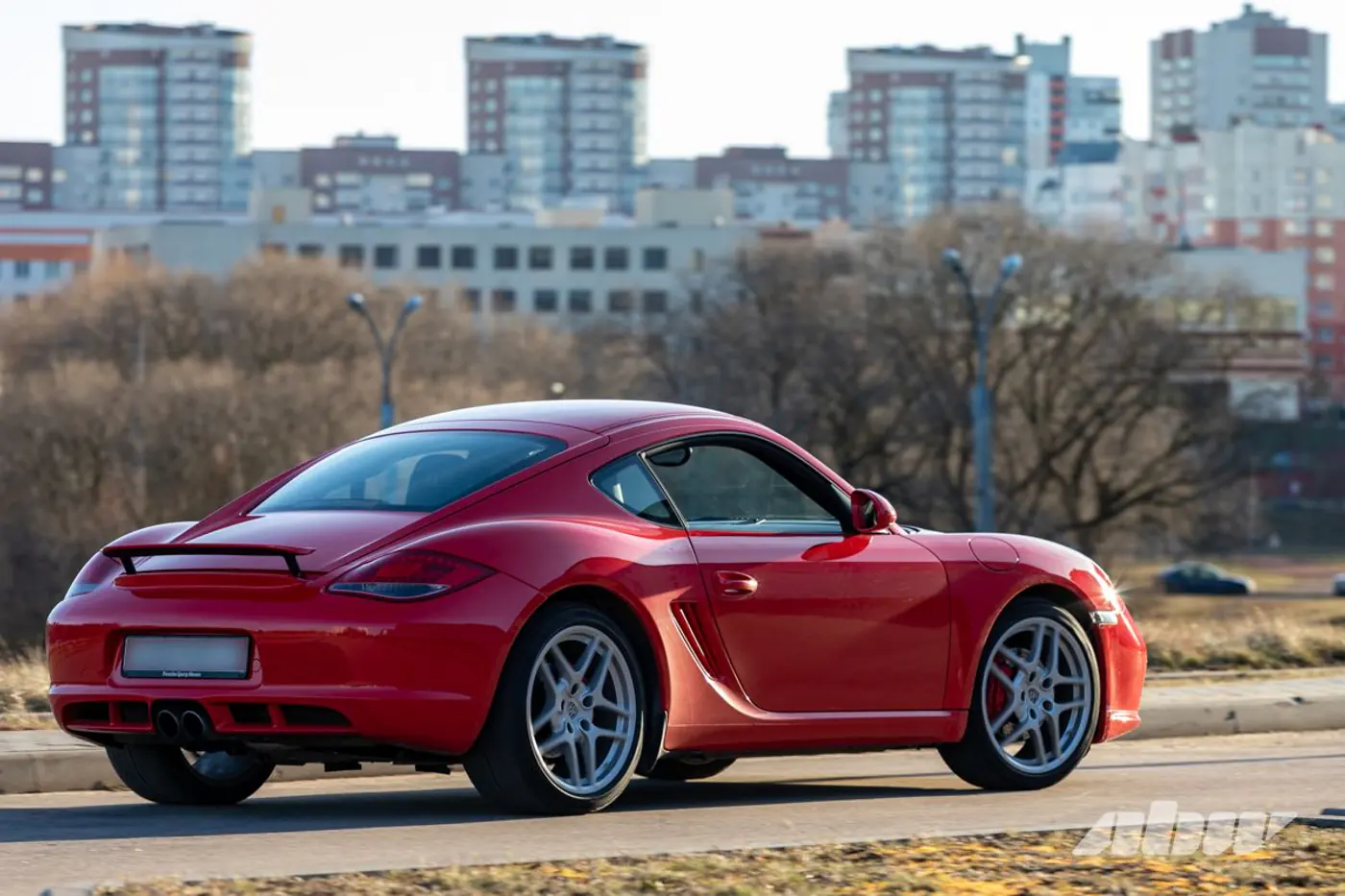 Шесть лет с мотором за спиной: история любви к Porsche Cayman S