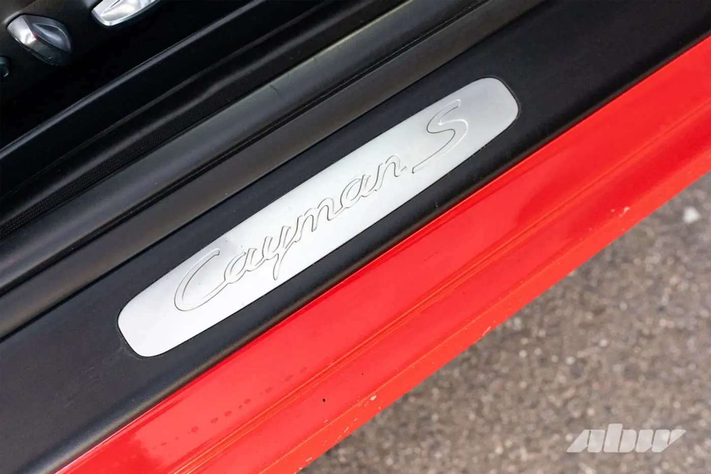 Шесть лет с мотором за спиной: история любви к Porsche Cayman S