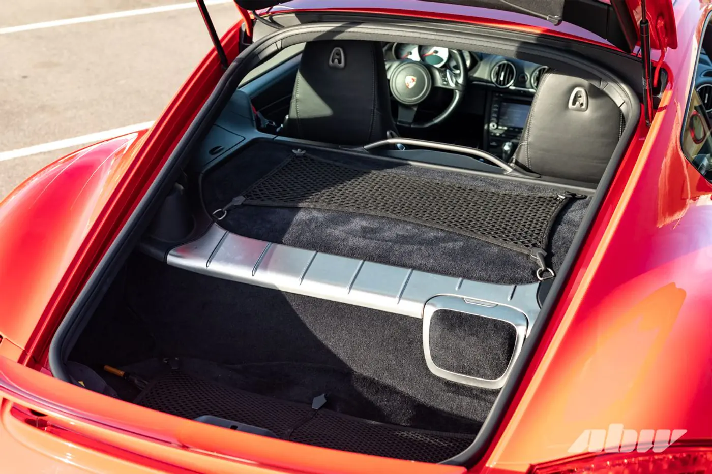 Шесть лет с мотором за спиной: история любви к Porsche Cayman S