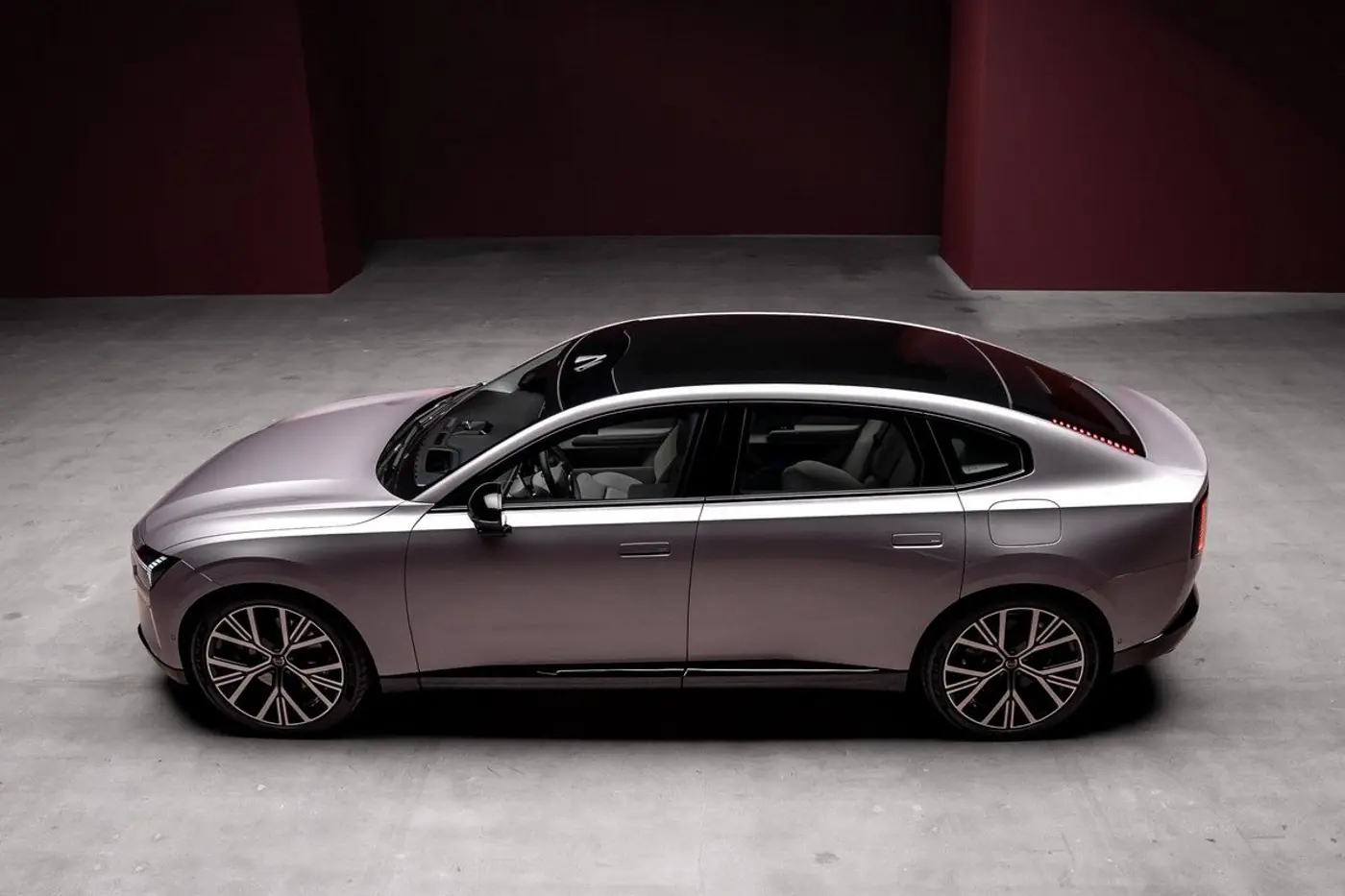 800 вольт и до 700 км без подзарядки: знакомимся с лифтбеком Volvo ES90