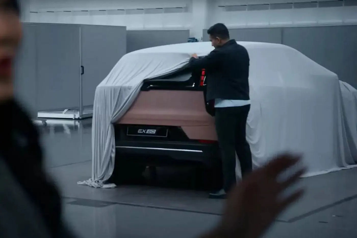 800 вольт и до 700 км без подзарядки: знакомимся с лифтбеком Volvo ES90