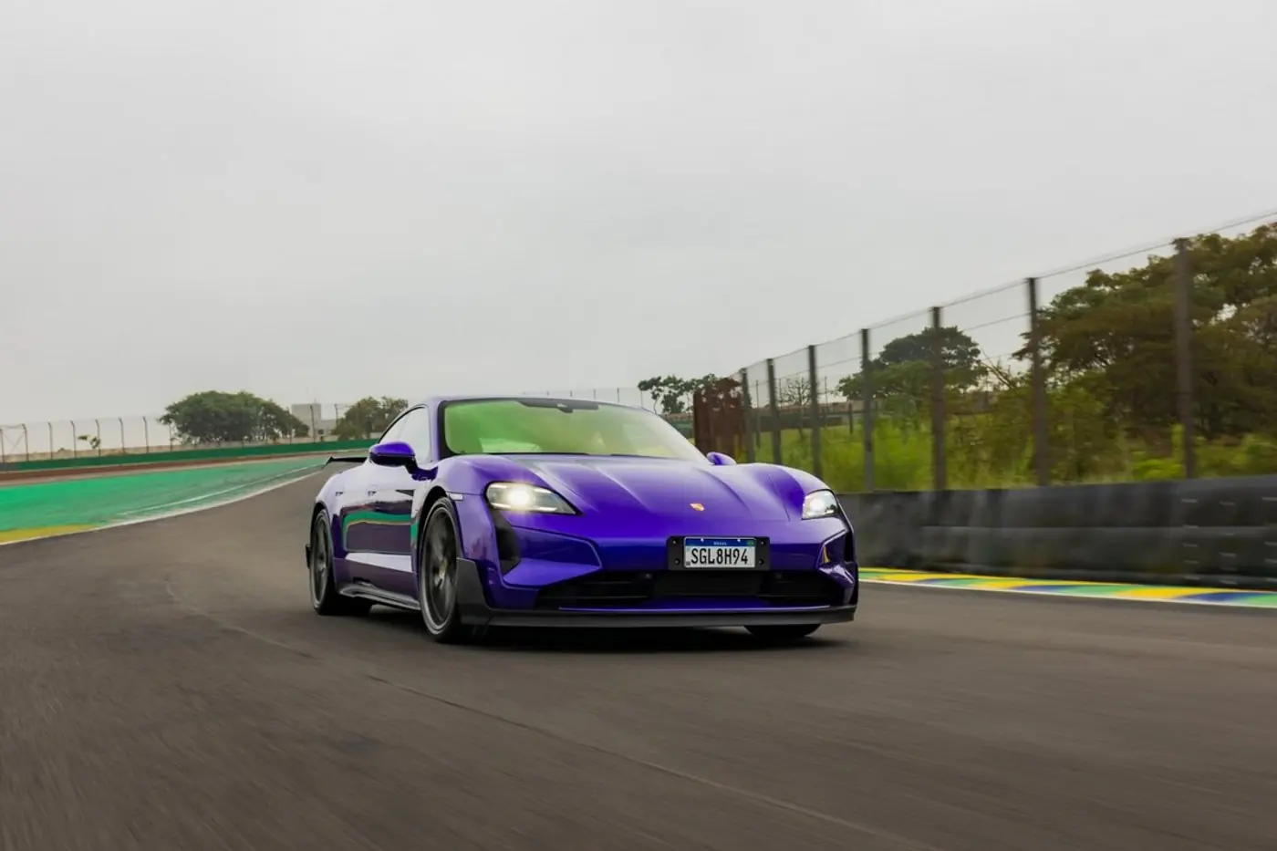 Porsche Taycan побил рекорд круга на автодроме «Интерлагос» на 8 секунд