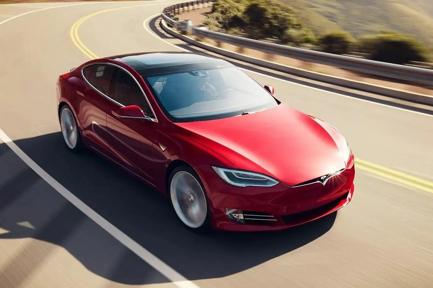 Продажи Tesla резко упали по всему миру