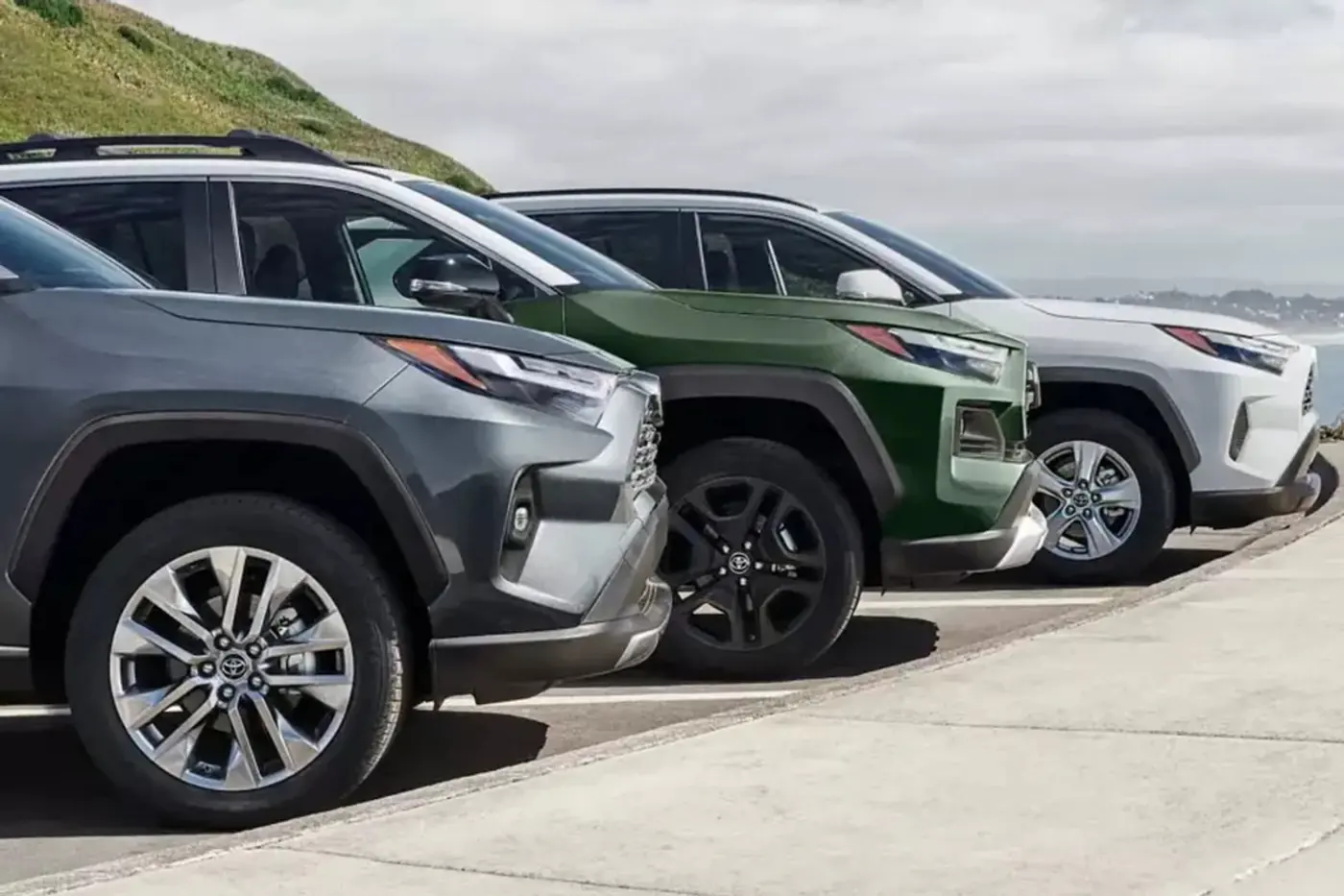 Из-за взрыва на производстве Toyota приостановила сборку сразу трех своих моделей