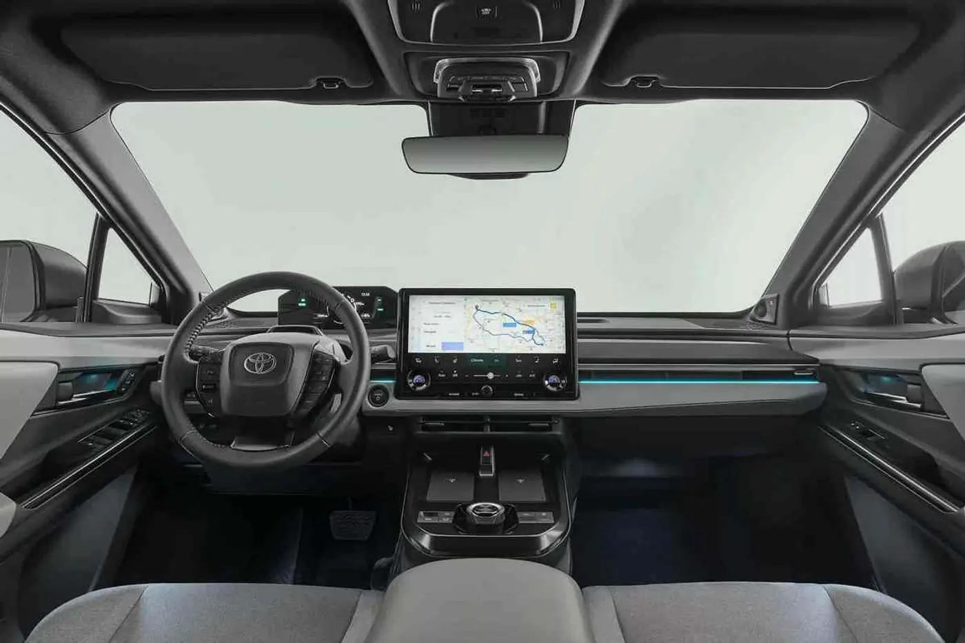 Toyota выпустила электрическую версию кроссовера CH-R