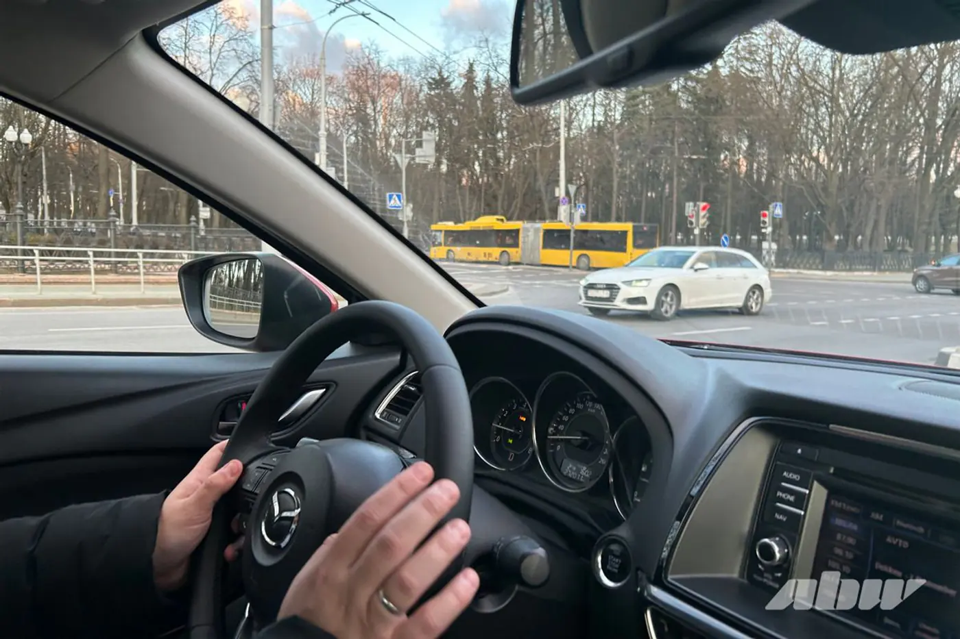 «Недержание» дистанции: проверяем, как быстрее ехать в городских условиях