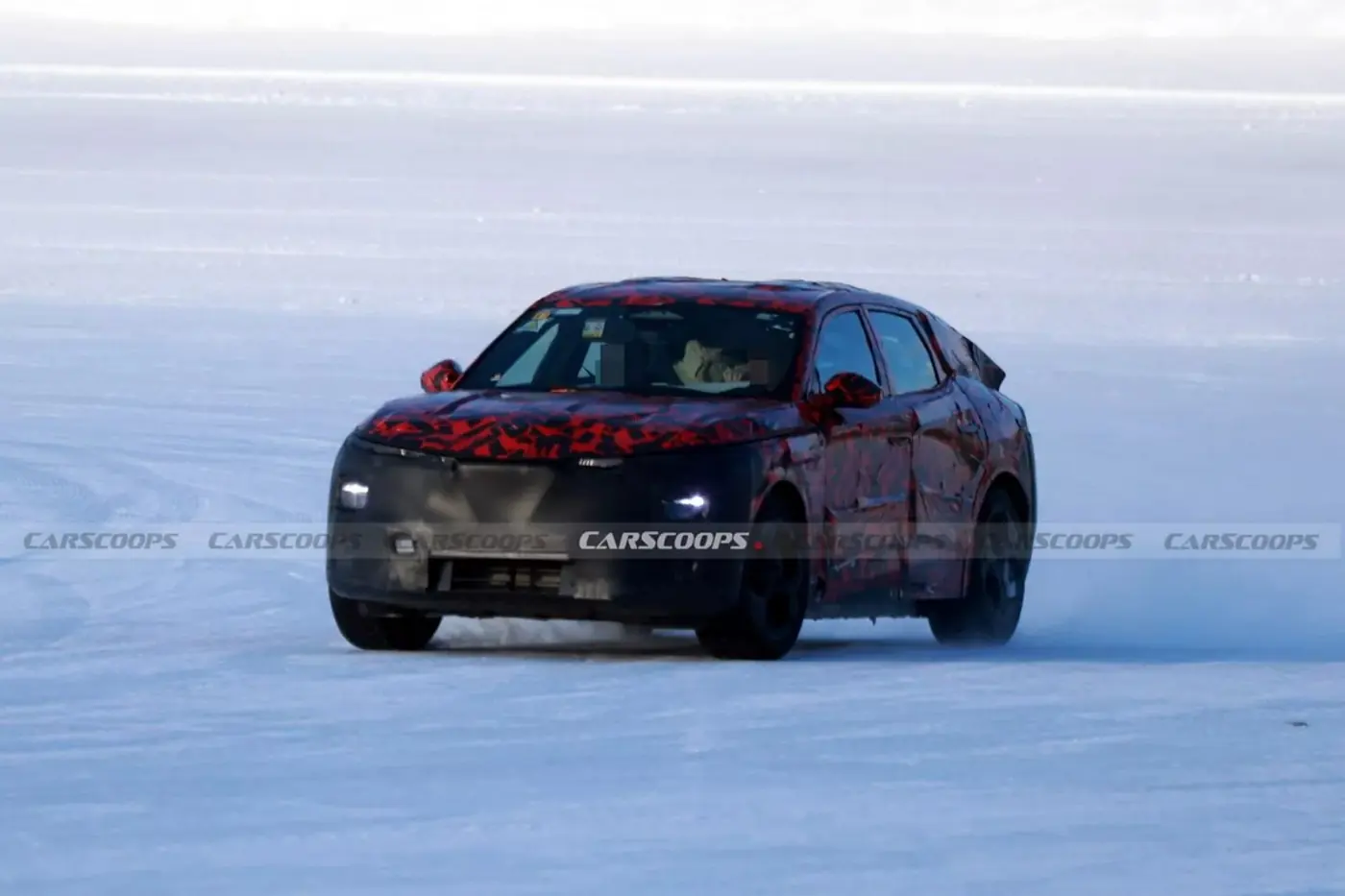 В Сети появились шпионские фото Alfa Romeo Stelvio 2026