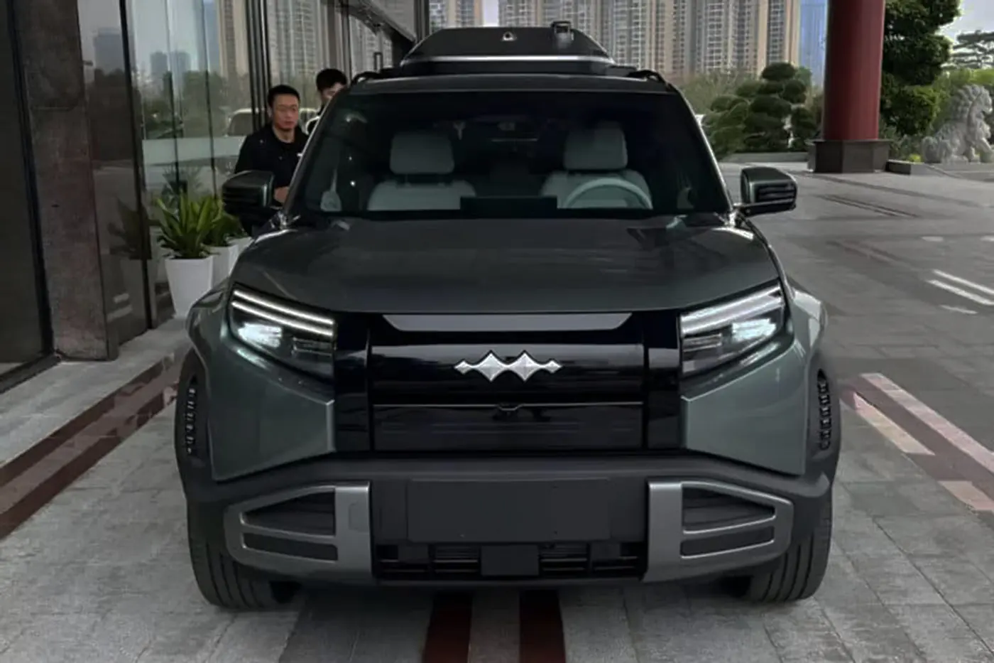 BYD откроет предзаказ на внедорожник Leopard 3 с дроном