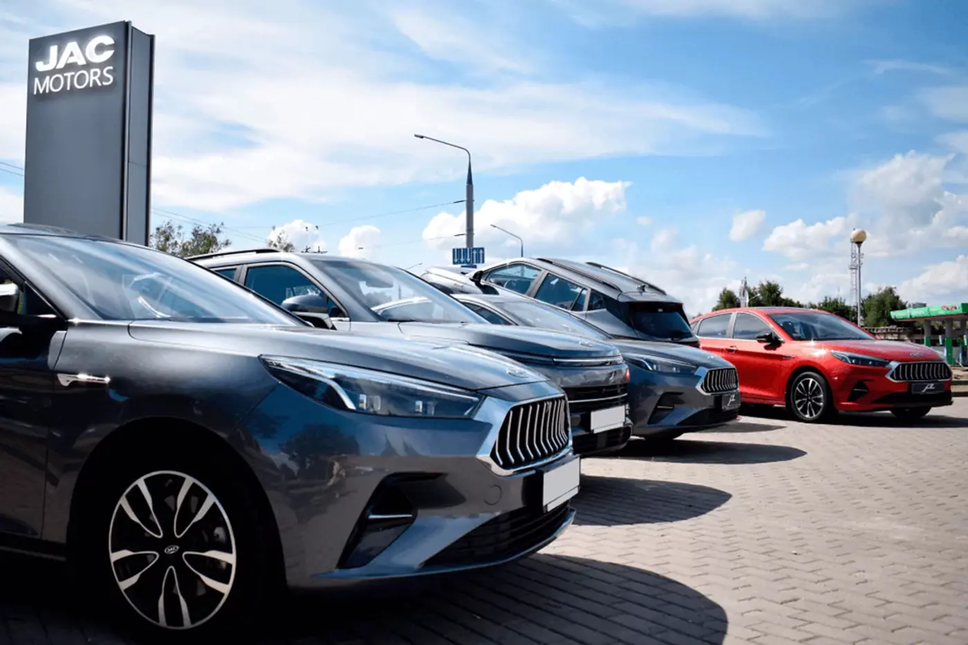 JAC начнет производить грузовые автомобили в России