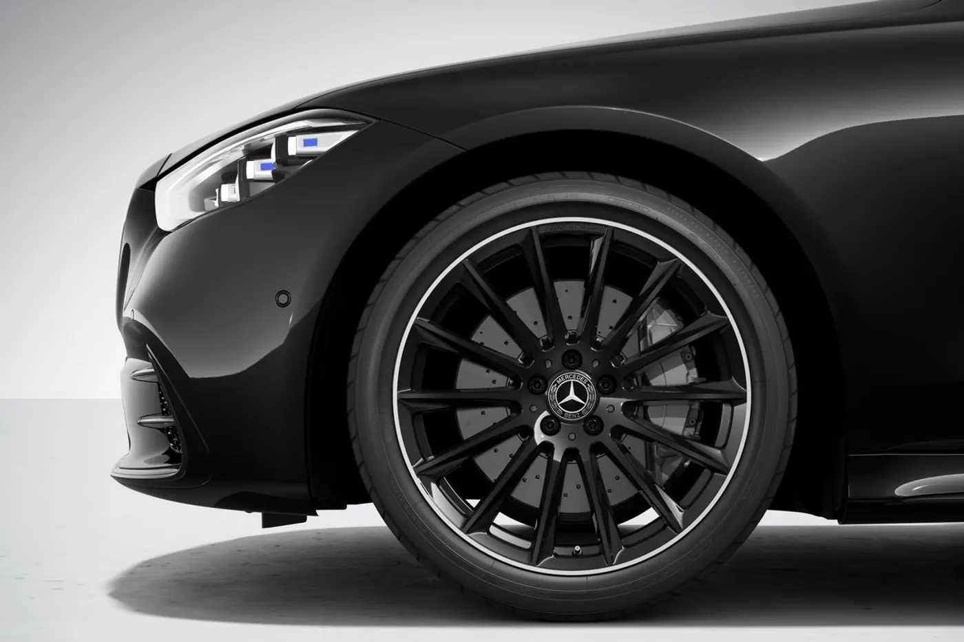 Mercedes: небольшое обновление S-класса и спецверсия для CLE