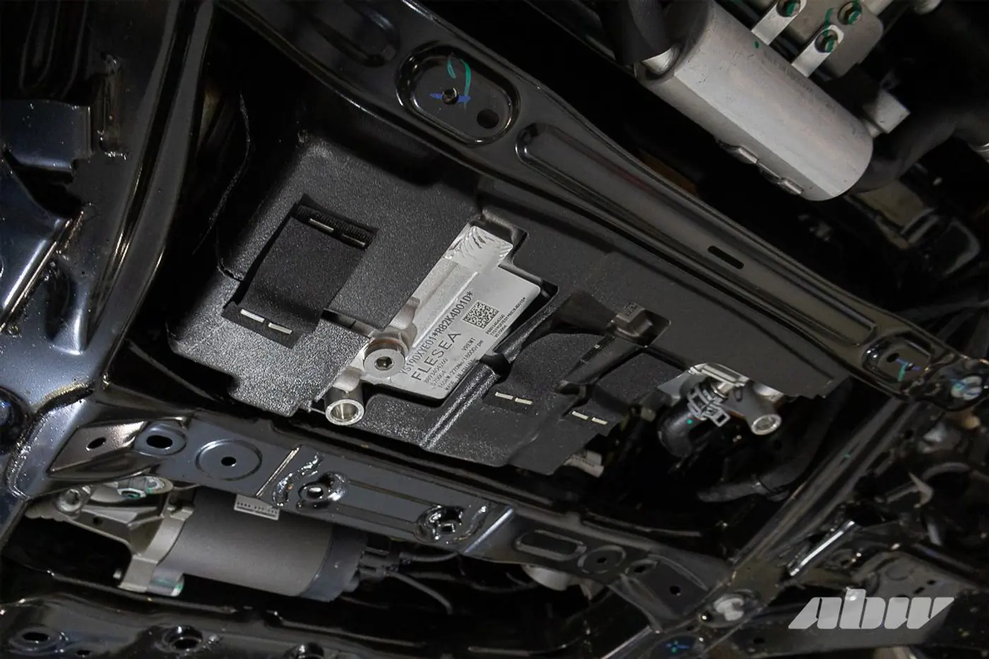 Интересные решения: «разборка» Geely E8