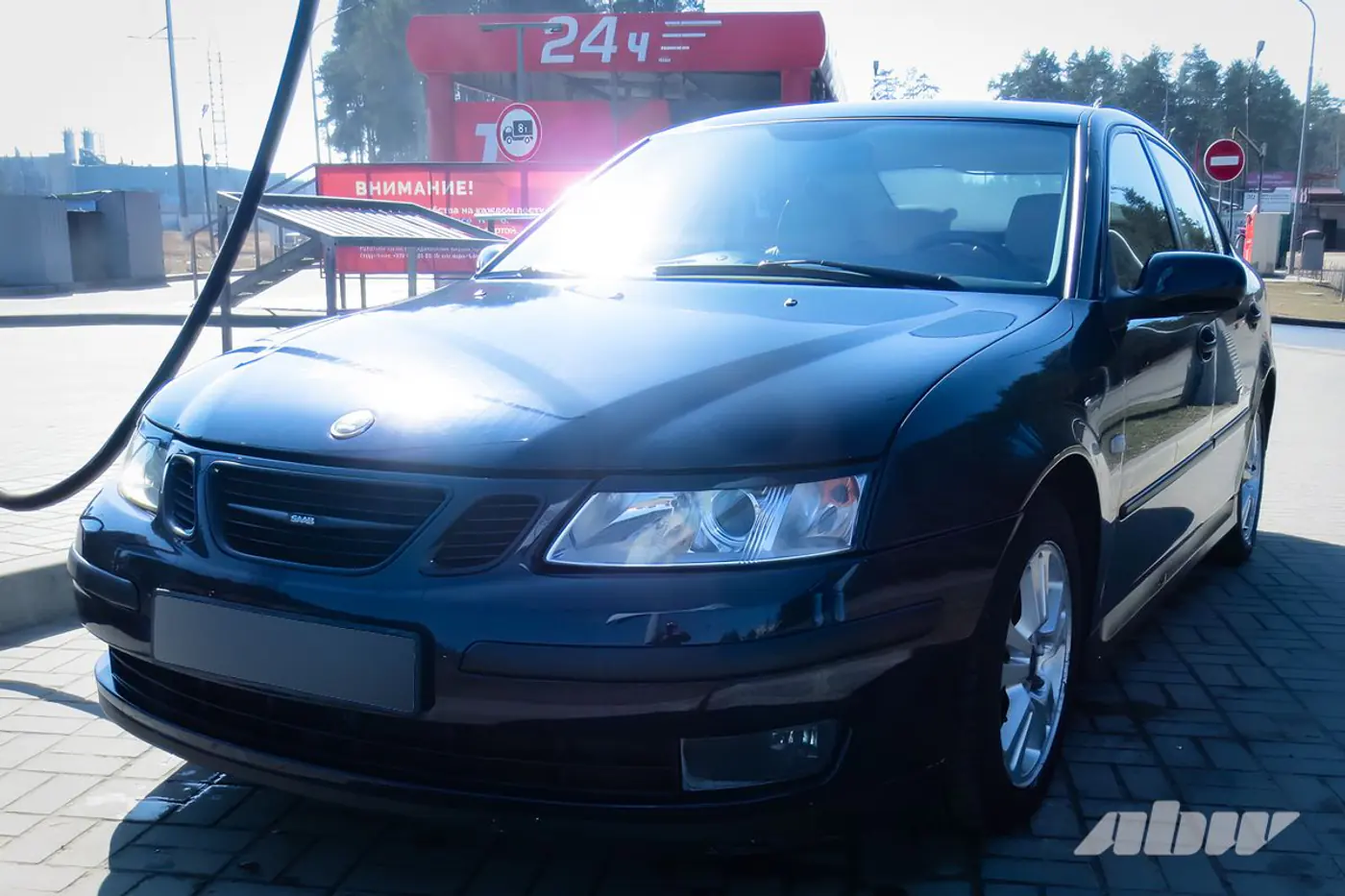 Saab_9-3_спереди_слева