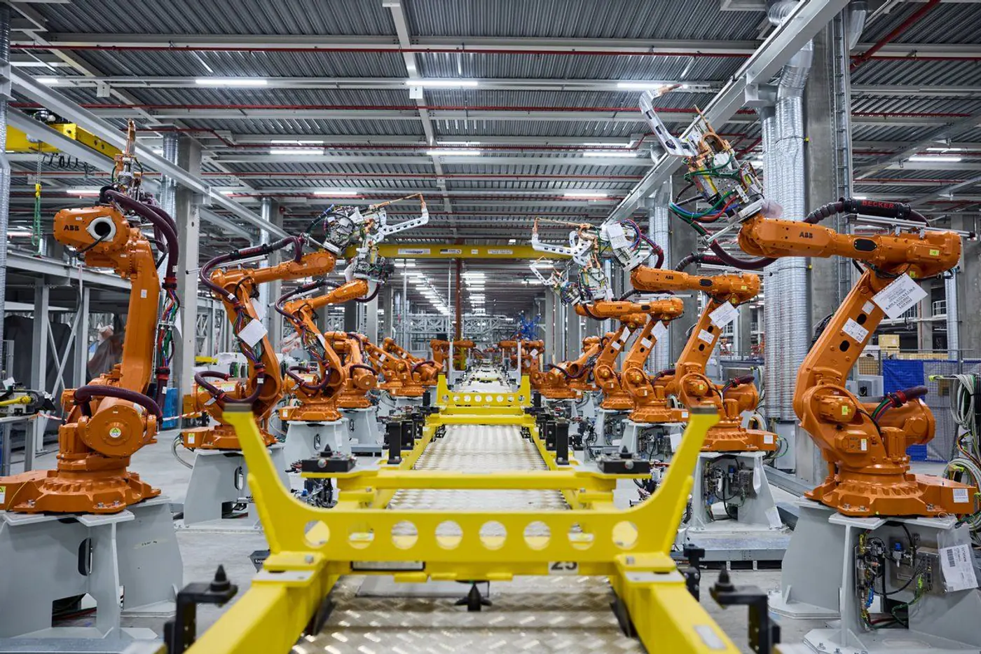 «Новый класс» электромобилей от BMW: 800 вольт и суперкомпьютеры