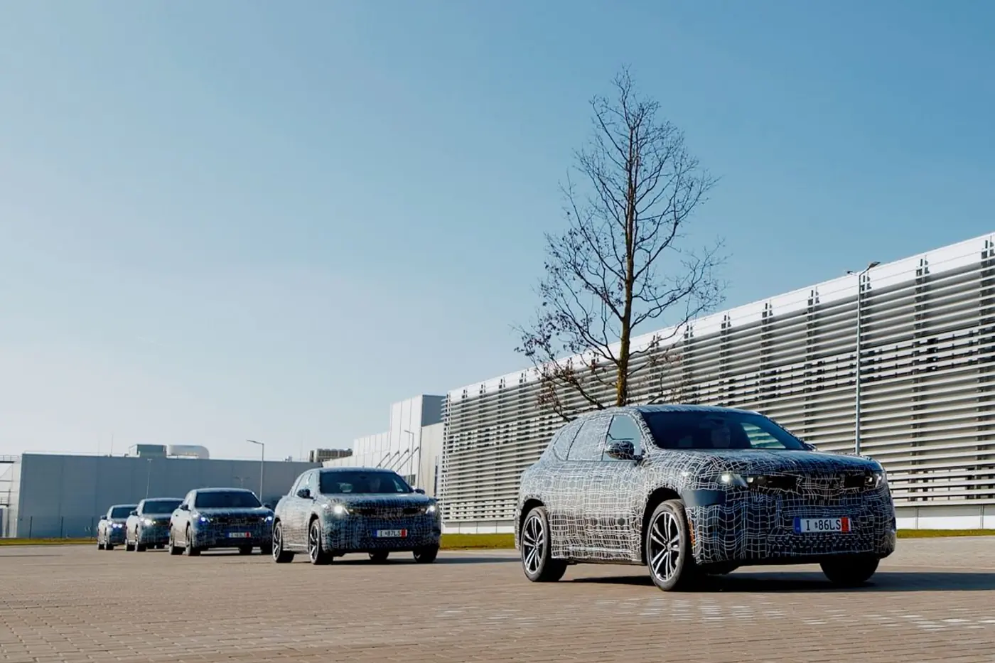 «Новый класс» электромобилей от BMW: 800 вольт и суперкомпьютеры