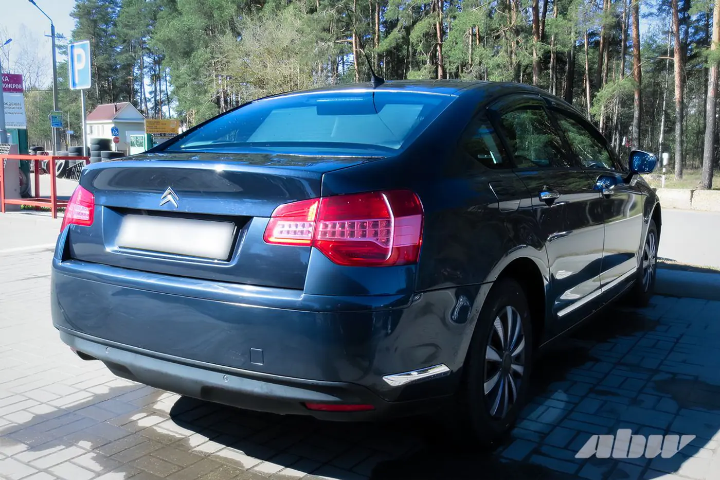 Citroen_C5_сзади_справа