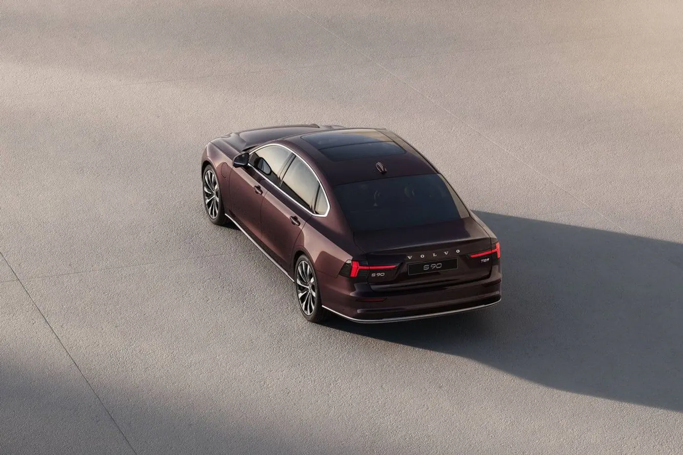 Volvo S90 остается в строю: седан обрел второе дыхание