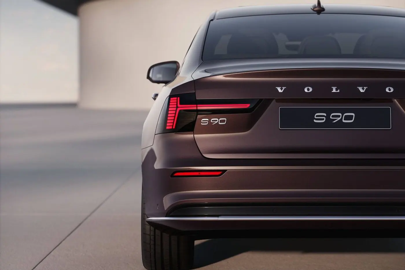 Volvo S90 остается в строю: седан обрел второе дыхание