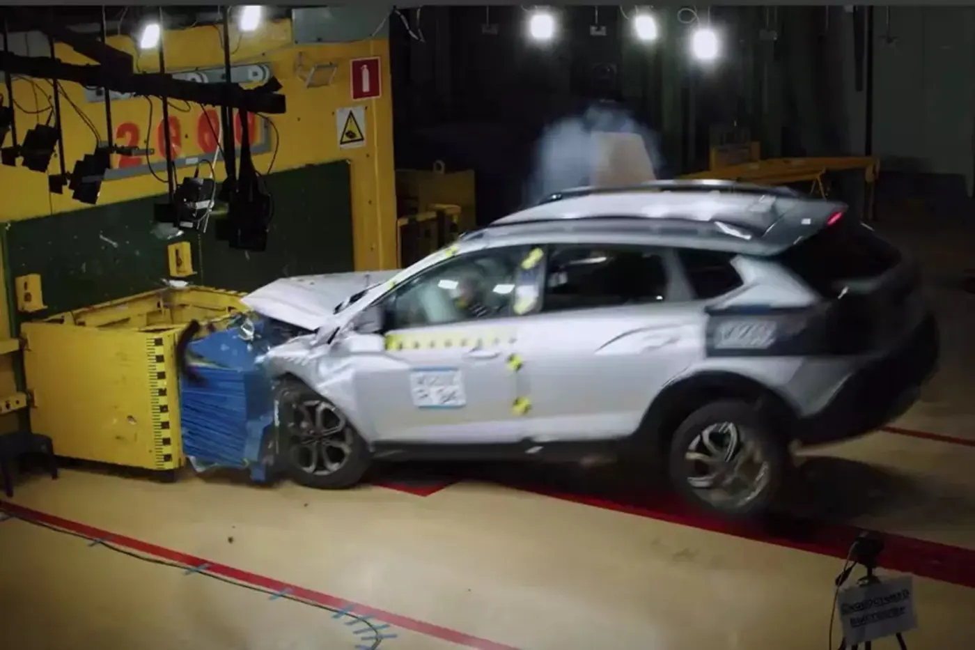 АВТОВАЗ показал видеозапись краш-тестов LADA Iskra