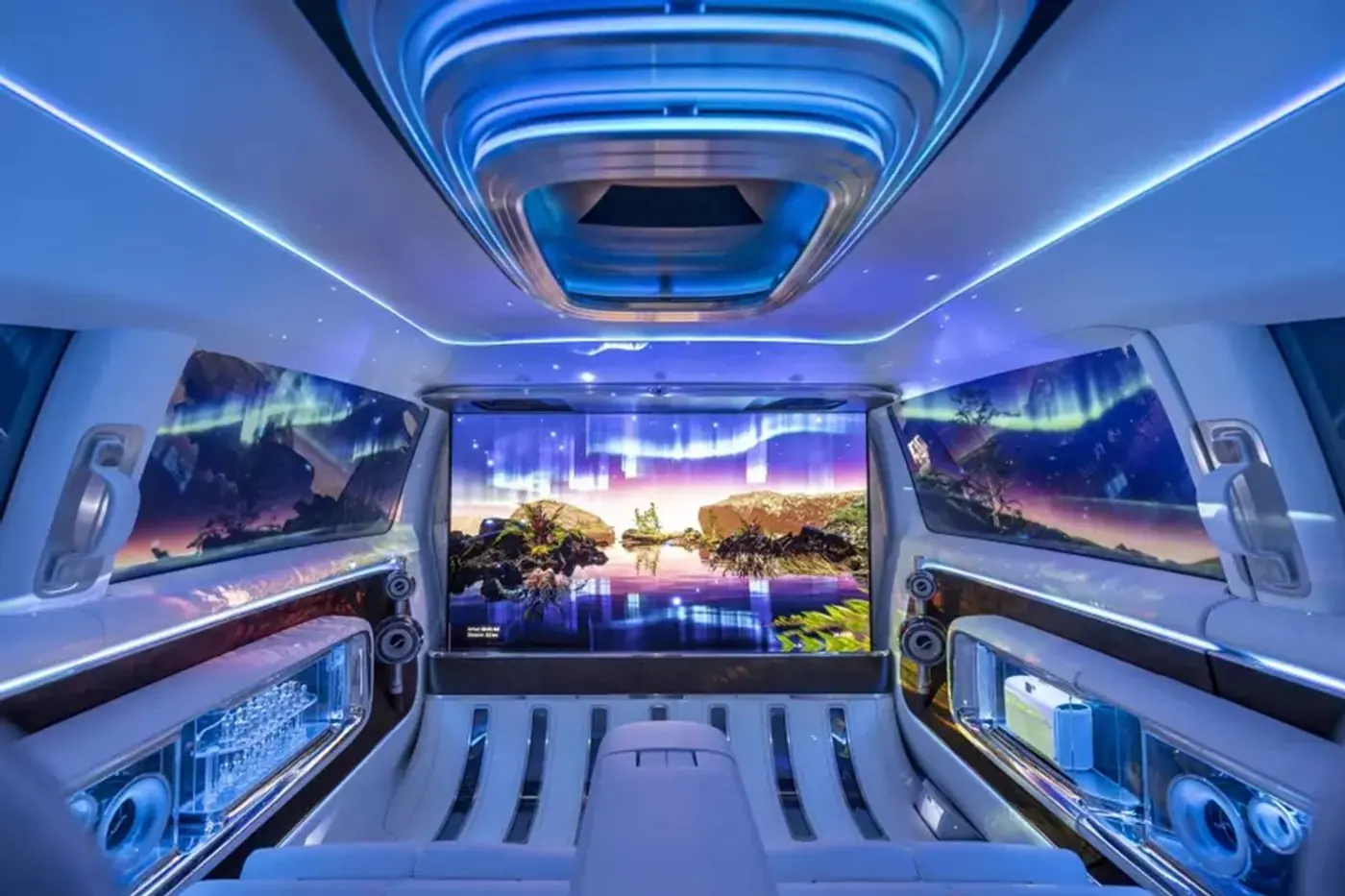 Mercedes-Benz выходит на рынок минивэнов класса люкс с концептом Vision V